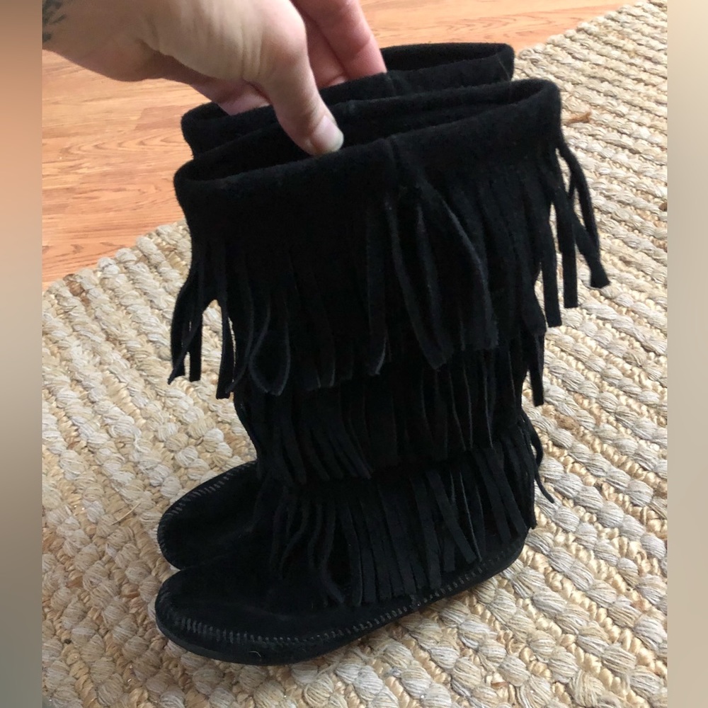Black moccasin fringe boots